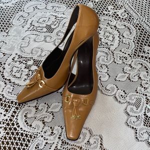 Anne Klein leather heels size 8